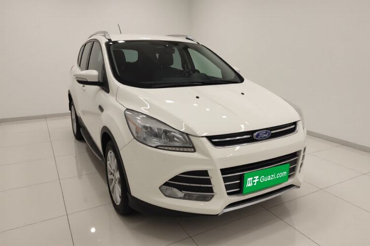 Used Ford Kuga 2015 1.5L GTDi Four-Wheel-Drive Elite Model Front Right 45 Deg