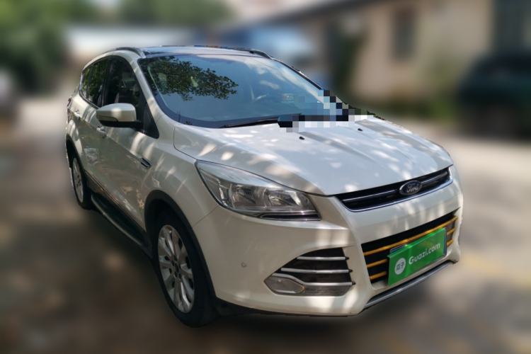 Used Ford Kuga 2015 1.5L GTDi Two-Wheel-Drive Comfort Model Front Right 45 Deg