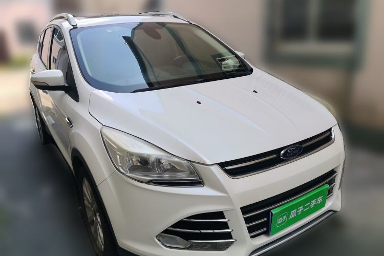 Used Ford Kuga 2015 2.0L GTDi Four-Wheel Drive Elite Model Front Right 45 Deg