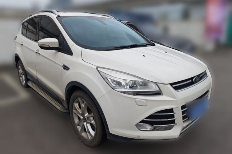 Used Ford Kuga 2015 2.0L GTDi Four-Wheel-Drive Sport Model Front Right 45 Deg