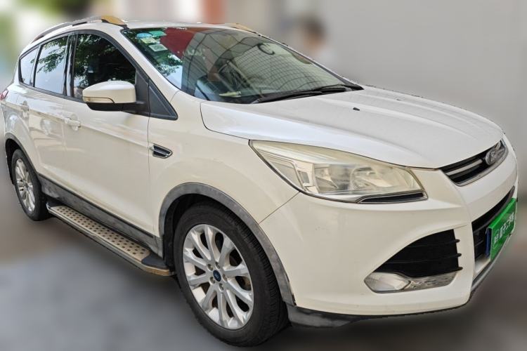 Used Ford Kuga 2015 1.5L GTDi Two-Wheel-Drive Comfort Model Front Right 45 Deg