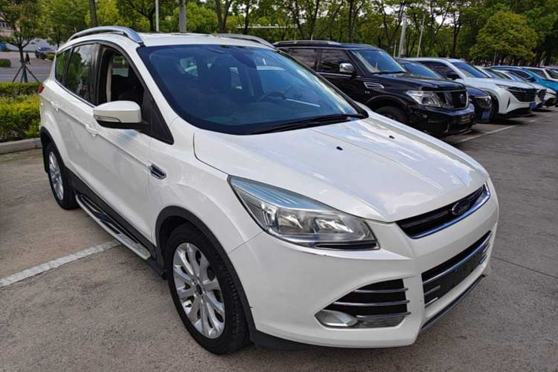 Used Ford Kuga 2015 1.5L GTDi Two-Wheel Drive Fashion Edition Front Right 45 Deg