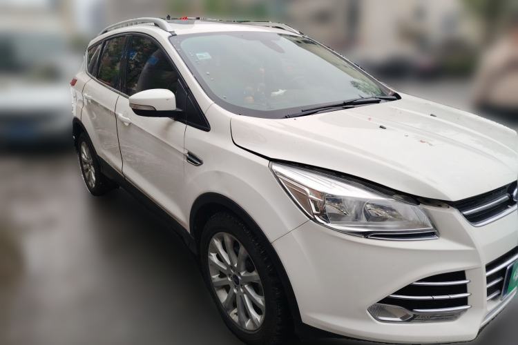Used Ford Kuga 2015 1.5L GTDi Two-Wheel Drive Fashion Edition Front Right 45 Deg