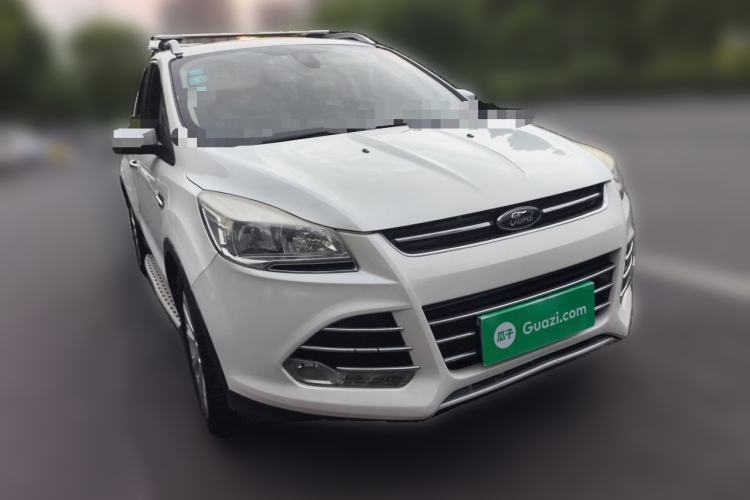 Used Ford Kuga 2015 1.5L GTDi Four-Wheel-Drive Elite Model Front Right 45 Deg