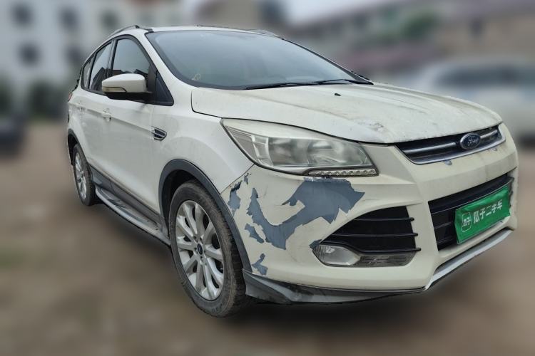 Used Ford Kuga 2015 1.5L GTDi Two-Wheel-Drive Comfort Model Front Right 45 Deg