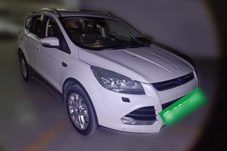 Used Ford Kuga 2015 2.0L GTDi Four-Wheel-Drive Sport Model Front Right 45 Deg