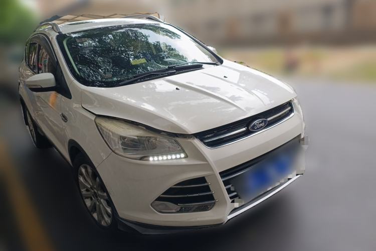 Used Ford Kuga 2015 1.5L GTDi Two-Wheel Drive Fashion Edition Front Right 45 Deg
