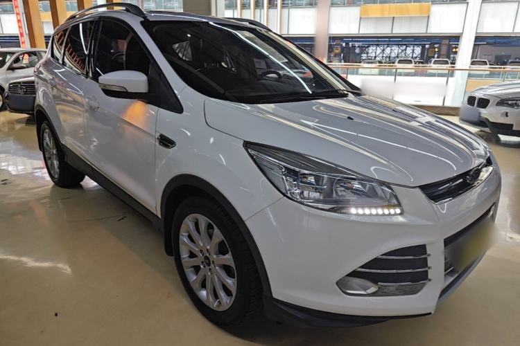 Used Ford Kuga 2015 1.5L GTDi Two-Wheel Drive Fashion Edition Front Right 45 Deg