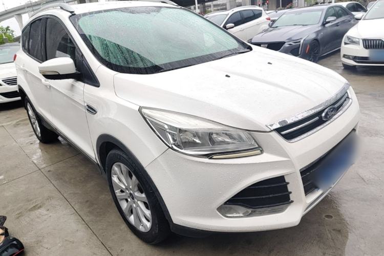Used Ford Kuga 2015 1.5L GTDi Two-Wheel-Drive Comfort Model Front Right 45 Deg