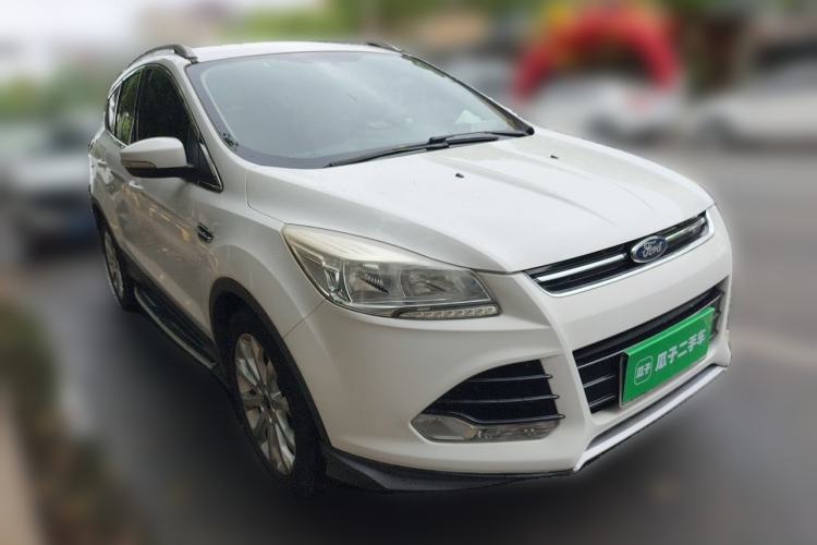 Used Ford Kuga 2015 1.5L GTDi Two-Wheel-Drive Comfort Model Front Right 45 Deg