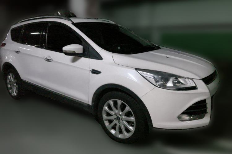 Used Ford Kuga 2015 2.0L GTDi Four-Wheel Drive Elite Model Front Right 45 Deg