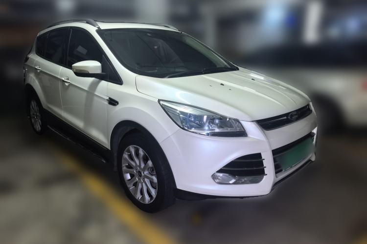 Used Ford Kuga 2015 1.5L GTDi Four-Wheel-Drive Elite Model Front Right 45 Deg