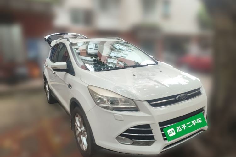 Used Ford Kuga 2015 2.0L GTDi Four-Wheel-Drive Sport Model Front Right 45 Deg