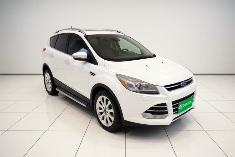 Used Ford Kuga 2015 2.0L GTDi Four-Wheel Drive Prestige Model Front Right 45 Deg