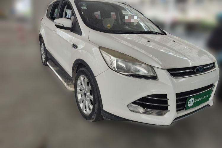 Used Ford Kuga 2015 1.5L GTDi Two-Wheel-Drive Comfort Model Front Right 45 Deg