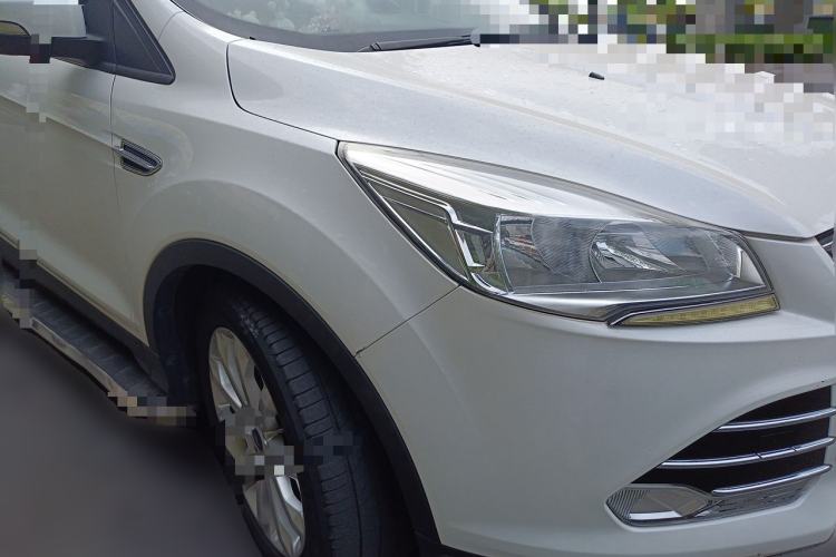 Used Ford Kuga 2015 1.5L GTDi Two-Wheel Drive Fashion Edition Front Right 45 Deg