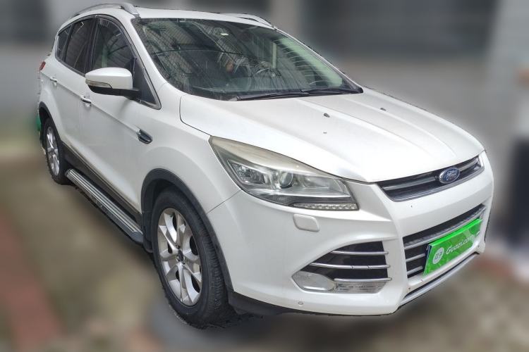 Used Ford Kuga 2015 2.0L GTDi Four-Wheel-Drive Sport Model Front Right 45 Deg