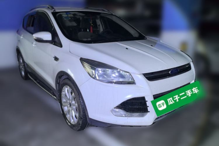 Used Ford Kuga 2015 1.5L GTDi Two-Wheel-Drive Comfort Model Front Right 45 Deg