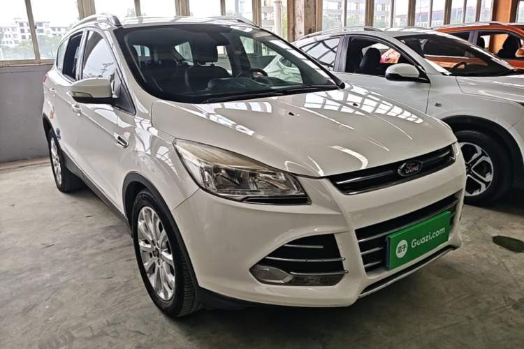 Used Ford Kuga 2015 1.5L GTDi Two-Wheel Drive Fashion Edition Front Right 45 Deg