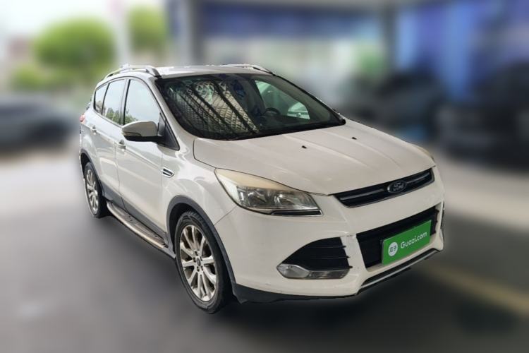 Used Ford Kuga 2015 1.5L GTDi Two-Wheel-Drive Comfort Model Front Right 45 Deg