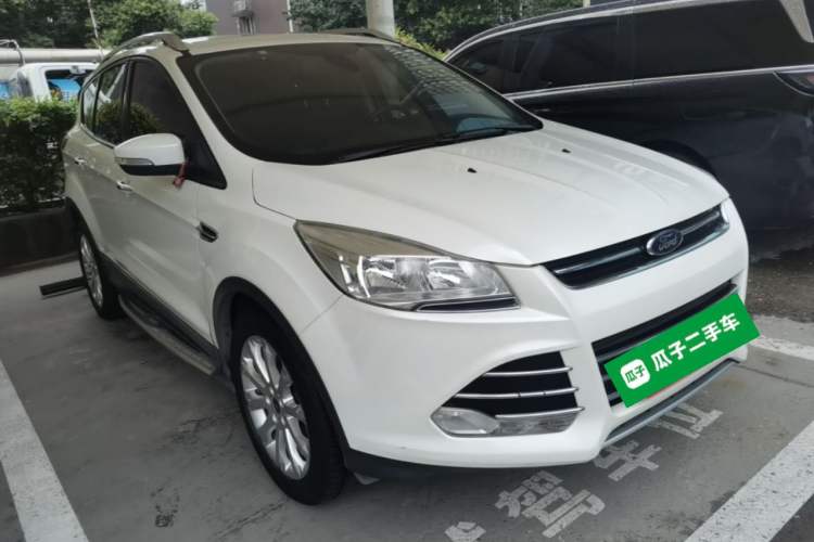 Used Ford Kuga 2015 2.0L GTDi Four-Wheel Drive Elite Model Front Right 45 Deg