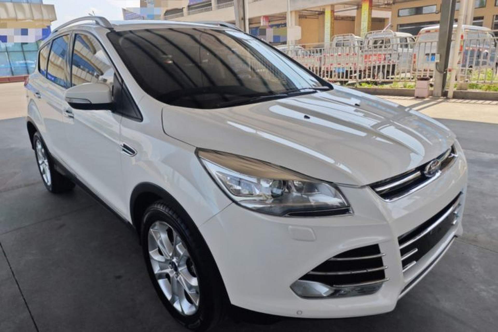 Used Ford Kuga 2015 2.0L GTDi Four-Wheel-Drive Sport Model Front Right 45 Deg