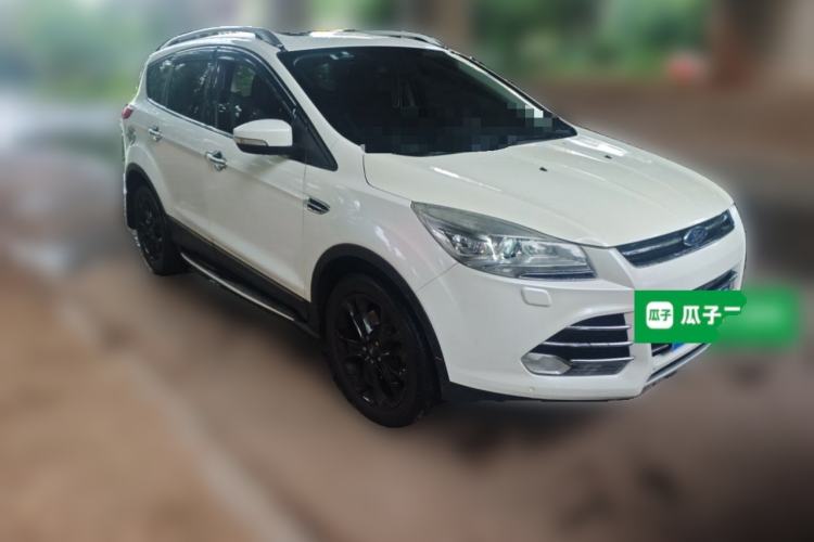 Used Ford Kuga 2015 2.0L GTDi Four-Wheel-Drive Sport Model Front Right 45 Deg