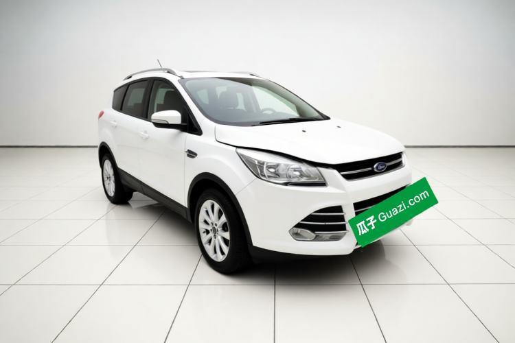Used Ford Kuga 2015 1.5L GTDi Two-Wheel Drive Fashion Edition Front Right 45 Deg