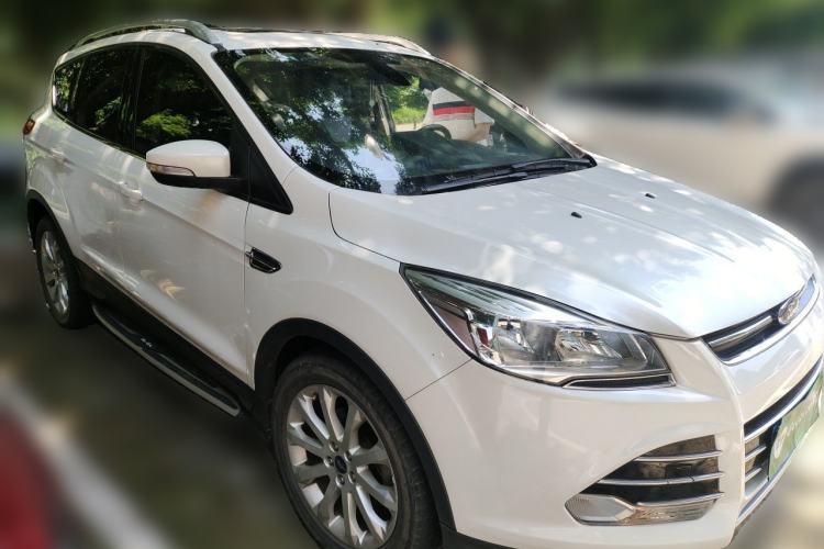 Used Ford Kuga 2015 1.5L GTDi Two-Wheel Drive Fashion Edition Front Right 45 Deg