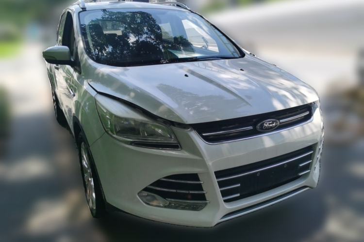 Used Ford Kuga 2015 1.5L GTDi Two-Wheel-Drive Comfort Model Front Right 45 Deg
