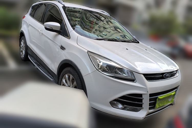 Used Ford Kuga 2015 1.5L GTDi Two-Wheel-Drive Comfort Model Front Right 45 Deg