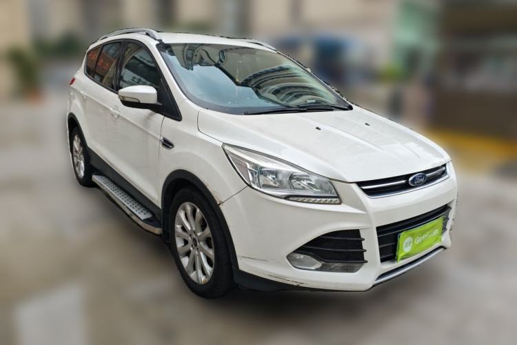 Used Ford Kuga 2015 1.5L GTDi Two-Wheel-Drive Comfort Model Front Right 45 Deg