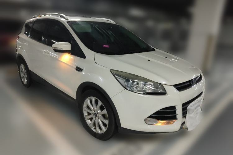 Used Ford Kuga 2015 1.5L GTDi Two-Wheel Drive Fashion Edition Front Right 45 Deg