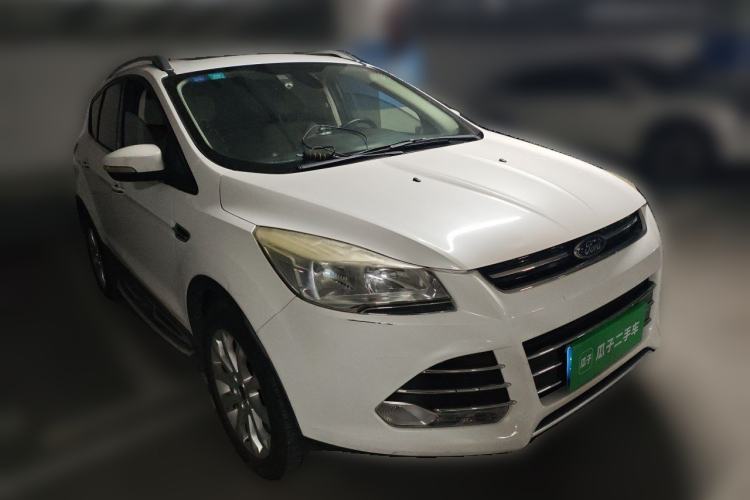 Used Ford Kuga 2015 1.5L GTDi Four-Wheel-Drive Elite Model Front Right 45 Deg