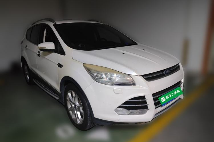 Used Ford Kuga 2015 2.0L GTDi Four-Wheel-Drive Sport Model Front Right 45 Deg