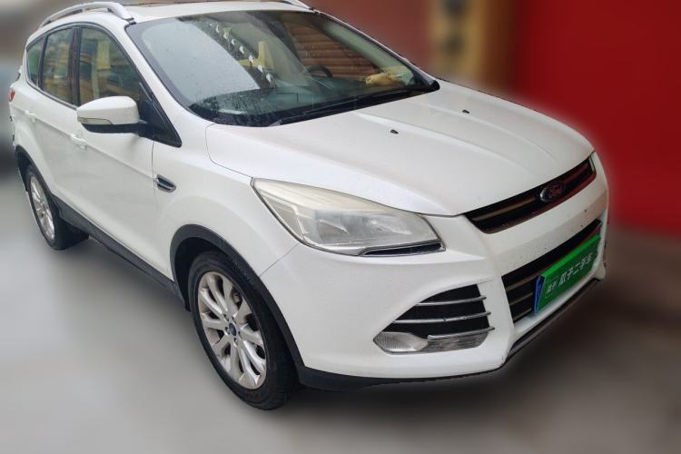 Used Ford Kuga 2015 1.5L GTDi Two-Wheel Drive Fashion Edition Front Right 45 Deg