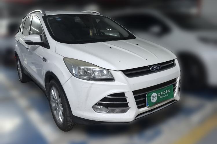 Used Ford Kuga 2015 1.5L GTDi Four-Wheel-Drive Elite Model Front Right 45 Deg