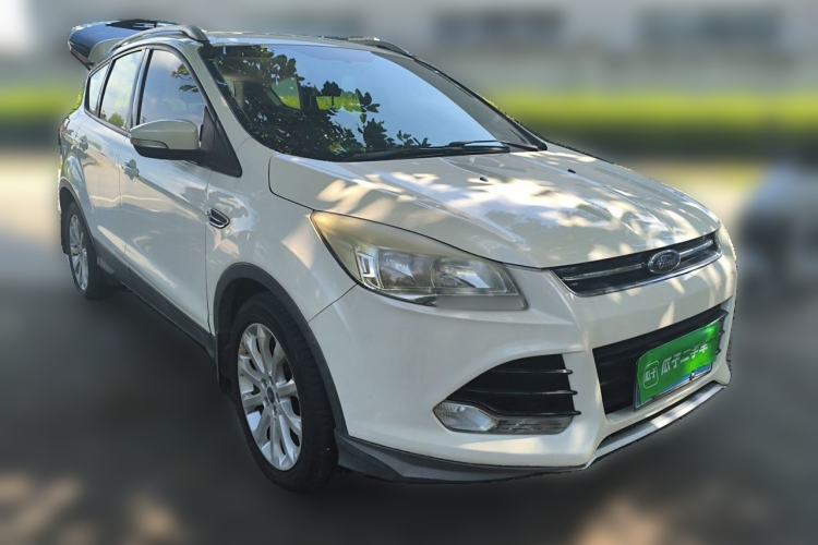 Used Ford Kuga 2015 1.5L GTDi Two-Wheel-Drive Comfort Model Front Right 45 Deg