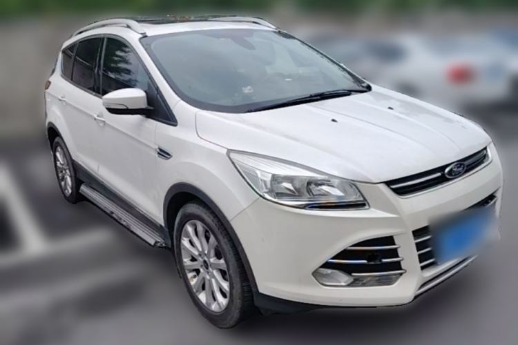 Used Ford Kuga 2015 1.5L GTDi Four-Wheel-Drive Elite Model Front Right 45 Deg