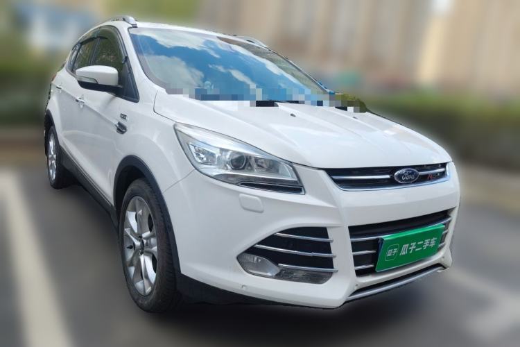 Used Ford Kuga 2015 2.0L GTDi Four-Wheel-Drive Sport Model Front Right 45 Deg