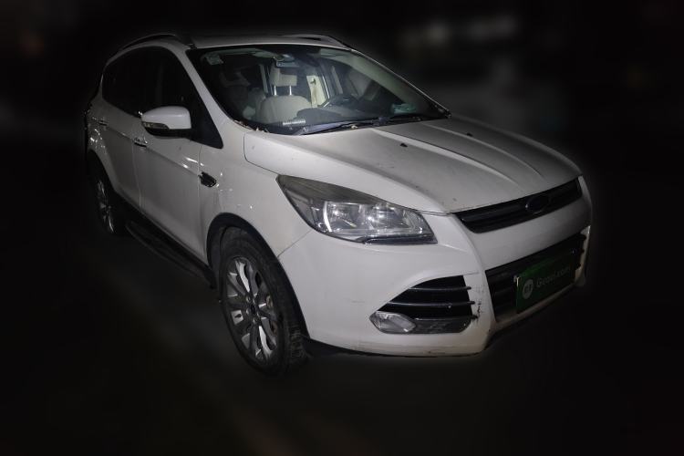 Used Ford Kuga 2015 1.5L GTDi Four-Wheel-Drive Elite Model Front Right 45 Deg