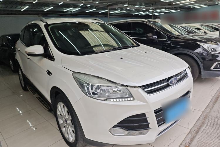Used Ford Kuga 2015 1.5L GTDi Two-Wheel-Drive Comfort Model Front Right 45 Deg