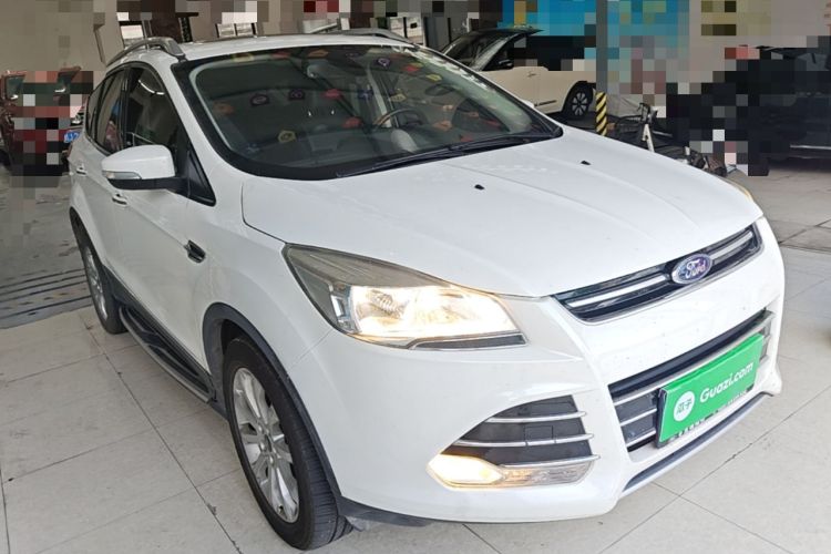 Used Ford Kuga 2015 1.5L GTDi Four-Wheel-Drive Elite Model Front Right 45 Deg