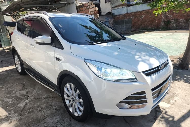 Used Ford Kuga 2015 1.5L GTDi Two-Wheel Drive Fashion Edition Front Right 45 Deg