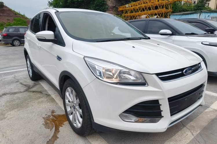 Used Ford Kuga 2015 1.5L GTDi Two-Wheel-Drive Comfort Model Front Right 45 Deg