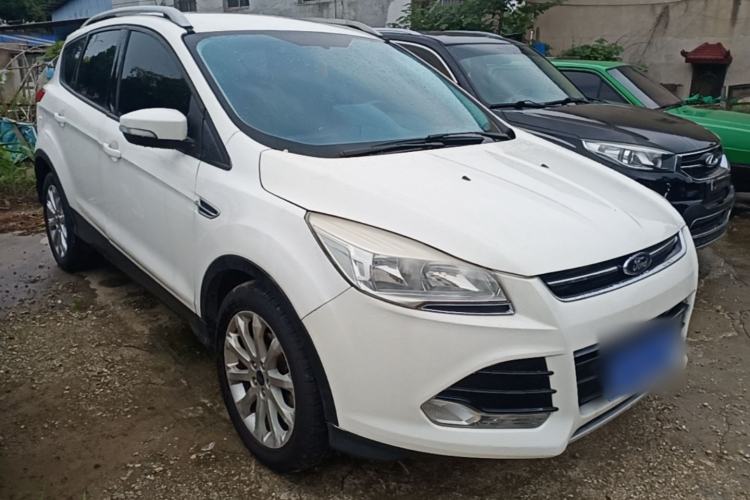 Used Ford Kuga 2015 1.5L GTDi Two-Wheel-Drive Comfort Model Front Right 45 Deg