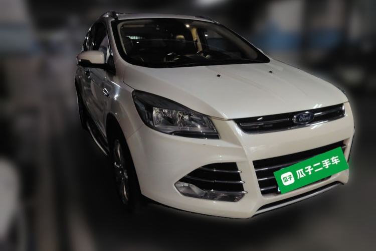 Used Ford Kuga 2015 1.5L GTDi Four-Wheel-Drive Elite Model Front Right 45 Deg