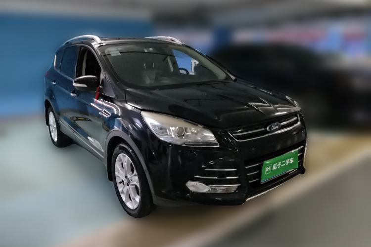 Used Ford Kuga 2015 2.0L GTDi Four-Wheel-Drive Sport Model Front Right 45 Deg
