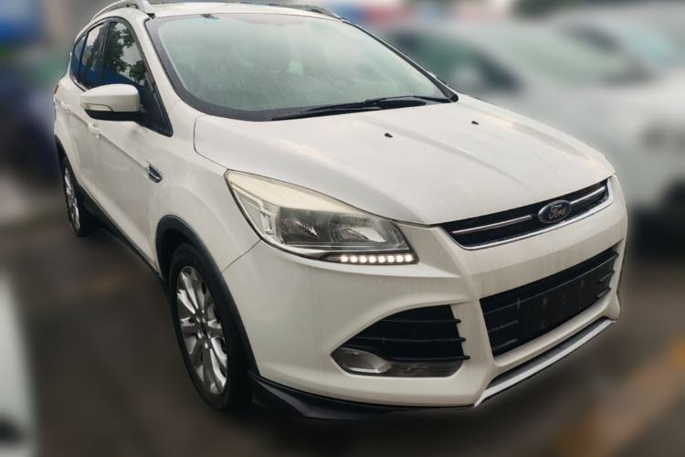 Used Ford Kuga 2015 1.5L GTDi Two-Wheel-Drive Comfort Model Front Right 45 Deg