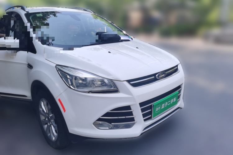 Used Ford Kuga 2015 2.0L GTDi Four-Wheel Drive Elite Model Front Right 45 Deg